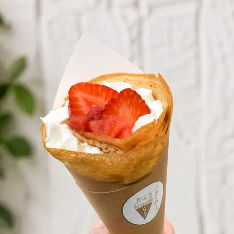 いちごクリームのミニクレープ